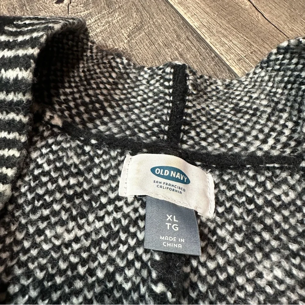 Old Navy Chunky Sweater - Picture 4 of 7